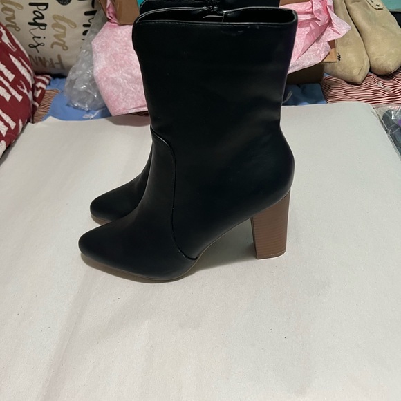 Lulus Shoes - Lulu’s black booties size 9 women’s